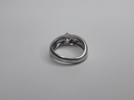Серебряное кольцо с одним большим камушком (хрусталь).
Шинка сделана с сочетани. . фото 6