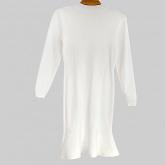 Платье белого цвета – символ свежести и новых начинаний, что делает его идеальны. . фото 4