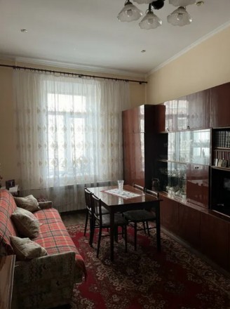 Продається двокімнатна квартира на центральній вулиці Тернополя. Квартира площею. Центр. фото 2