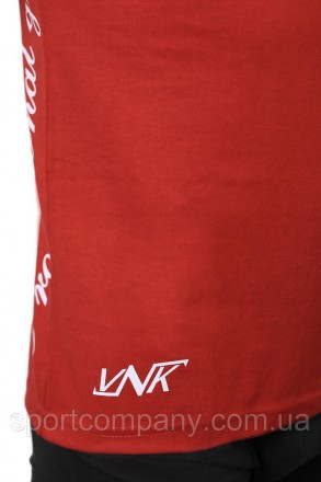 Футболка VNK Red
Комфортна, стильна і практична футболка VNK Red виконана з 100%. . фото 9