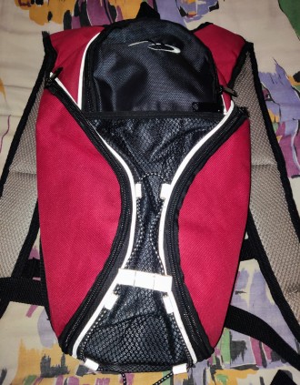Спортивный рюкзак, вело, бег, размер 40х22см, одно основное и два боковых отделе. . фото 5