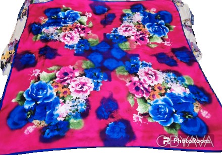 Большой платок-шаль с цветами, 30%-шелк, 70%-вискоза, размер 130х130см, новое со. . фото 1