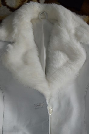 Пальто из натуральной кожи бело-белоснежного цвета (фото не передает)
на подкла. . фото 2