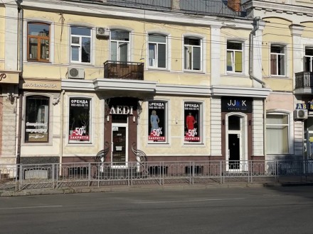 Продажа торговой недвижимости, центр г.Полтава, 
Фасад помещения выходит на пере. . фото 5