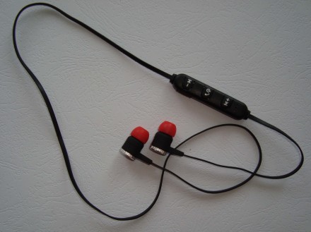 Бездротові Bluetooth-навушники Stereo E-10


Характеристики:

• Тип: н. . фото 2