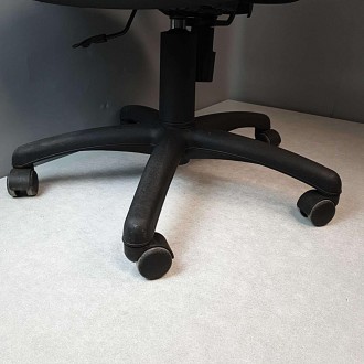 Крісло для персоналу BETTA призначене для активних працівників сучасних офісів.
. . фото 6