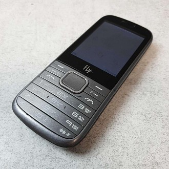 Телефон, поддержка трех SIM-карт, экран 2.4", разрешение 320x240, камера 1.30 МП. . фото 3