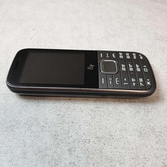 Телефон, поддержка трех SIM-карт, экран 2.4", разрешение 320x240, камера 1.30 МП. . фото 5