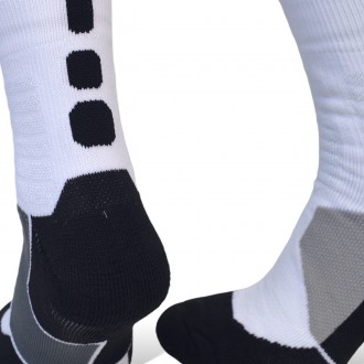 Підкори вершини баскетболу зі шкарпетками Nike Lebron James Elite!
Створені для . . фото 6