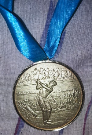 Спортивная, сувенирная медаль Гольф, металл, диаметр-5см. . фото 5