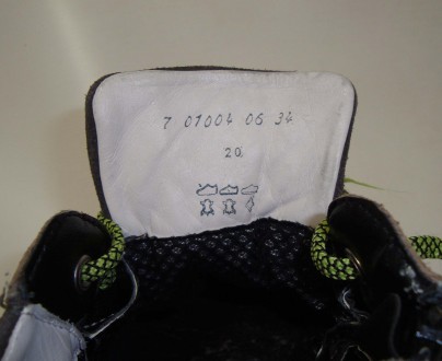 Ботинки детские кожаные Superfit Gore Tex, р.34 ст.22 см.

Ботинки детские кож. . фото 10