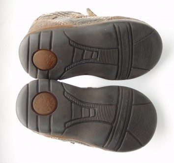 Ботинки Primigi 20 р. 12.5 см.

На фото цвет не полностью передаётся, ботинки . . фото 4