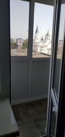Продається 3 -кімнатна квартира-студія в САМОМУ центрі міста.

Вигляд з  вікон. . фото 12