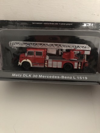 Машинка пожарная Metz DLK 30 Mtrsedes - Btnz L 30. 1519.
Коллекционная литая ма. . фото 3