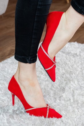 Жіночі туфлі червоні Cabaret 2606
Туфлі жіночі виконані зі штучної замші. Модель. . фото 3