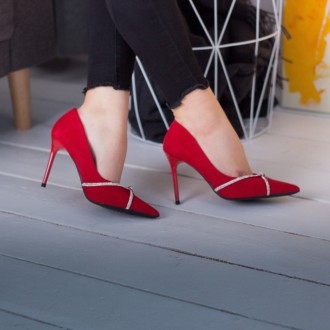 Жіночі туфлі червоні Cabaret 2606
Туфлі жіночі виконані зі штучної замші. Модель. . фото 8