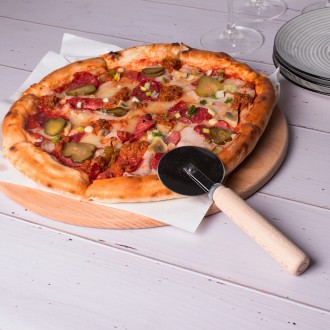 Чтобы внешний вид приготовленной пиццы не испортил кухонный нож, домохозяйка мож. . фото 3