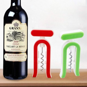 Штопор представляет собой инструмент, используемый для открывания бутылок с вино. . фото 7
