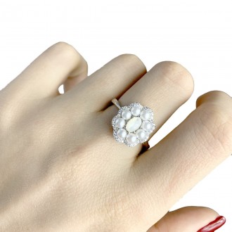 Родированное серебряное кольцо 925 пробы с натуральным перламутром, жемчугом. Ро. . фото 3