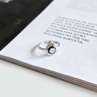 Родированное серебряное кольцо 925 пробы с фианитами, емаллю. Родированные украш. . фото 4
