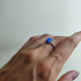 Родированное серебряное кольцо 925 пробы с опалом 0.625ct. Родированные украшени. . фото 6