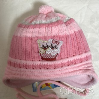 Очень красивая нежная вязаная детская шапочка розового цвета. Тёплая оригинальна. . фото 1