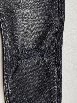 Модні фірмові Гарні дитячі джинси-брюкіс елементами рванки і тиртості - Коттон с. . фото 3