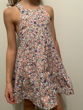 
Яркое летнее платье-сарафан с ярким цветочным принтом с двумя ярусами воланов 
. . фото 5