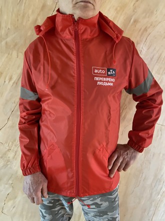 Куртка ветровка мужская одинарная с капюшоном из красной не промокаемой и не про. . фото 5