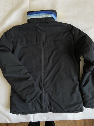 Молодежная куртка на молнии с средней посадкой до середины линии бедра , с карма. . фото 3