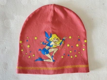  Симпатичная хлопковая шапка для девочки, с рисунком , с наклоном и надписью
 В . . фото 2