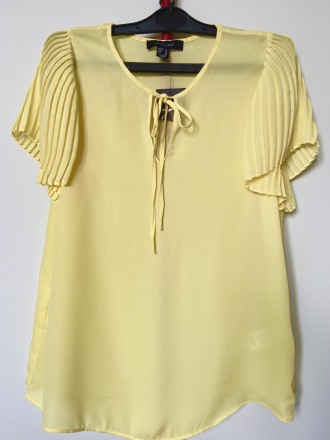 
Жовта літня блузка з коротким плісированим рукавом із шифону гарної якості. Роз. . фото 7