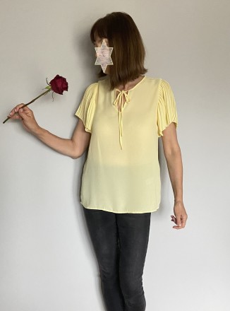 
Жовта літня блузка з коротким плісированим рукавом із шифону гарної якості. Роз. . фото 6