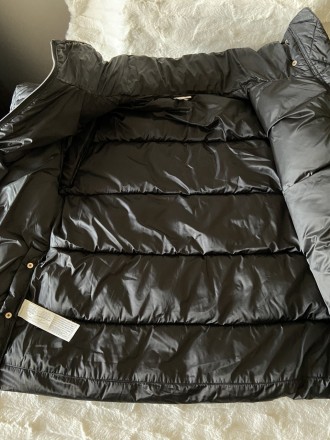 Стильна зимова куртка-пуховик тільки чорна з високим коміром, з кишенями на блис. . фото 8