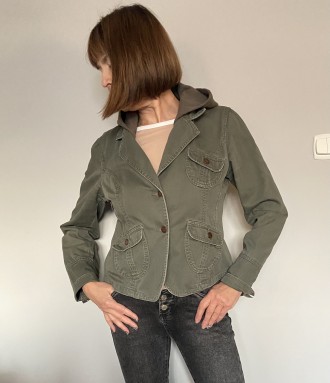 Розмір тільки 40 євро (46 укр.).Жіноча куртка-вітровка-піджак кольору хакі з джи. . фото 2
