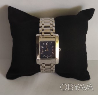 Оригинальное женские швейцарские часы Fendi 7000L в очень хорошем состоянии.. . фото 1