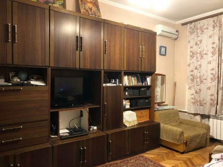 Продається 2-х кім. квартира в Соломянському р-ні, вул. Джохара Дудаєва 15, метр. . фото 2
