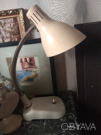 Продам настольную лампу  СССР за 350грн,  фиолетовая 150грн.Состоянее рабочее. В. . фото 1
