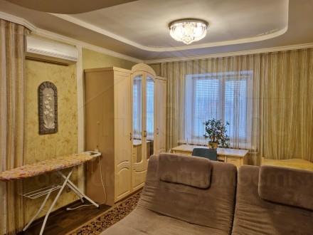 2 кімнатна квартира 63 м2  на 3 поверсі з дизайнерським ремонтом + гараж
Кварти. Александровка. фото 4
