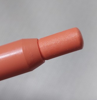 Продам помаду-карандаш/бальзам для губ Yves Rocher Crayon Levres Eclat в хорошем. . фото 9
