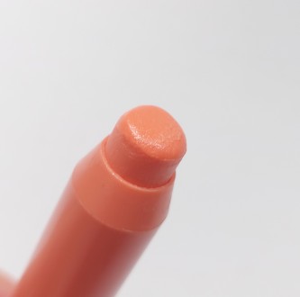 Продам помаду-карандаш/бальзам для губ Yves Rocher Crayon Levres Eclat в хорошем. . фото 8