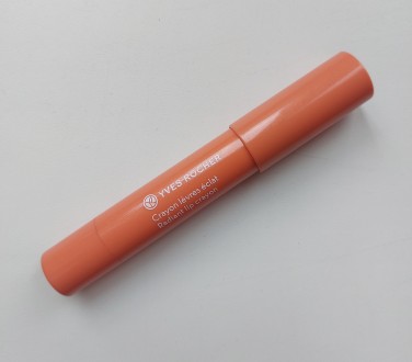Продам помаду-карандаш/бальзам для губ Yves Rocher Crayon Levres Eclat в хорошем. . фото 2