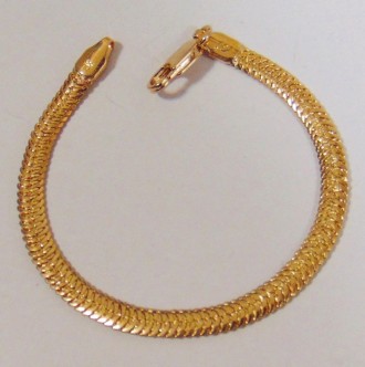 Браслет Xuping из медицинского золота
длина 17 см 
ширина 5 мм 
Покрытие - позол. . фото 3