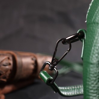 Жіноча стильна фактурна зеленая сумочка з натуральної телячої шкіри з тисненням . . фото 10