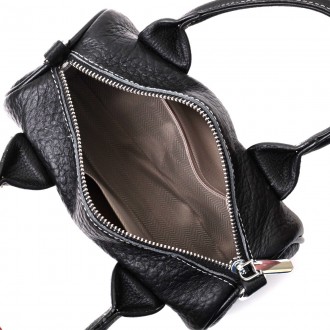 Стильна, оригінальна жіноча чорна сумка, сумочка бочка, сумка багет виготовлена . . фото 7