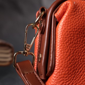 Стильна жіноча сумка-клатч через шкіряна на плече руда з коричневими вставками.
. . фото 10