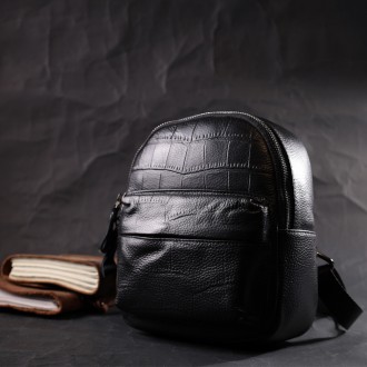 Маленький компактний жіночий шкіряний стильний чорний рюкзак виготовлений з м'як. . фото 4