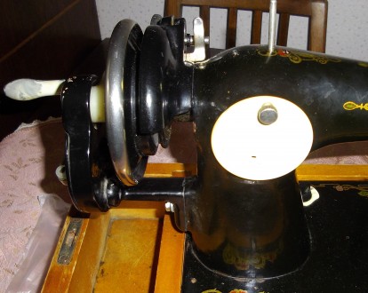Швейная машинка ПМЗ серии «Подольск» - «Зингер»
Швейная. . фото 7