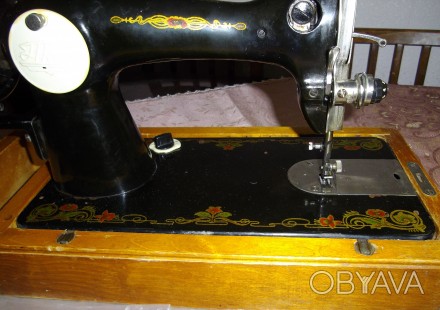 Швейная машинка ПМЗ серии «Подольск» - «Зингер»
Швейная. . фото 1