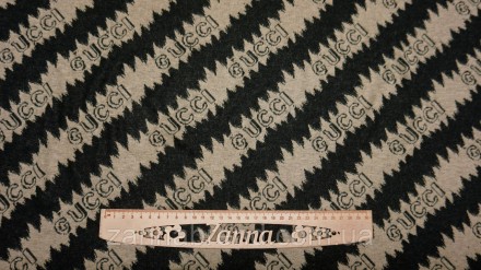  Трикотажная ткань с небольшим начесом в полоску черно-бежевого цвета - биэласти. . фото 2